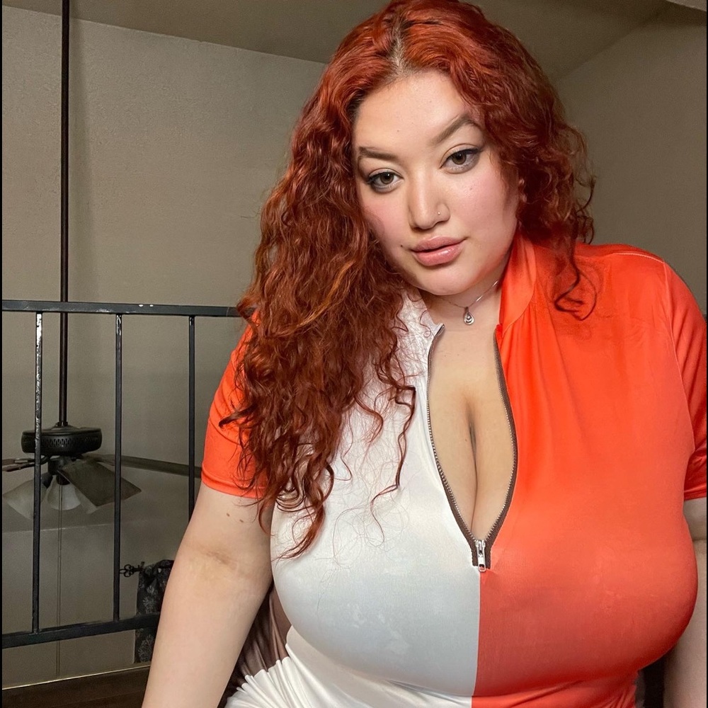 Beautiful curvy contour dress